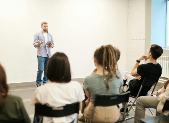 Photo by fauxels on <a href="https://www.pexels.com/photo/man-wearing-gray-dress-shirt-and-blue-jeans-3184317/" rel="nofollow">Pexels.com</a>