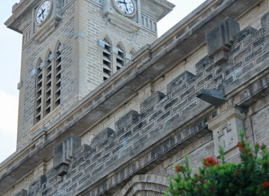 Photo by 🇻🇳🇻🇳Nguyễn Tiến Thịnh 🇻🇳🇻🇳 on <a href="https://www.pexels.com/photo/clock-tower-of-historic-stone-church-building-32658562/" rel="nofollow">Pexels.com</a>